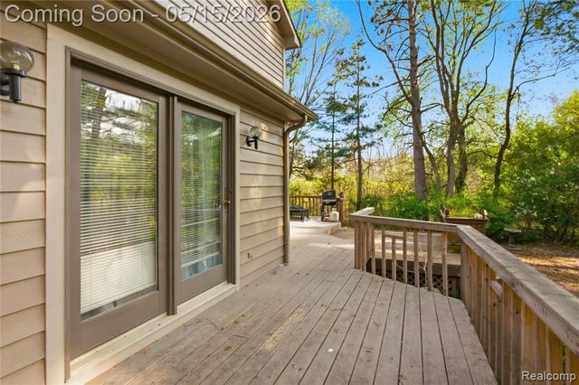 6432 Pinebrook Lane, Burton, MI 48509
