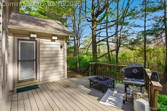 6432 Pinebrook Lane, Burton, MI 48509
