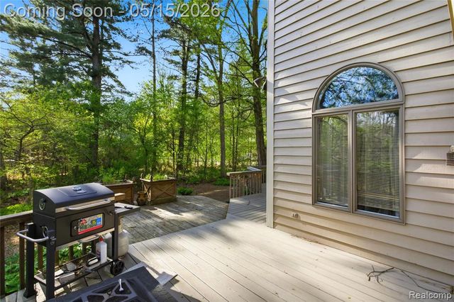 6432 Pinebrook Lane, Burton, MI 48509