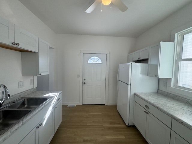 721 S 6th Street, Clinton, IA 52732