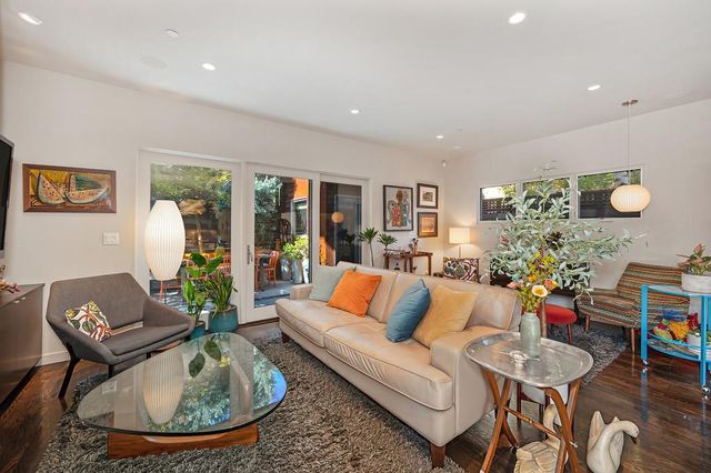 2210 Blues Aly, Sacramento, CA 95816