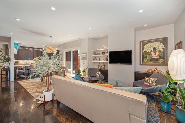 2210 Blues Aly, Sacramento, CA 95816