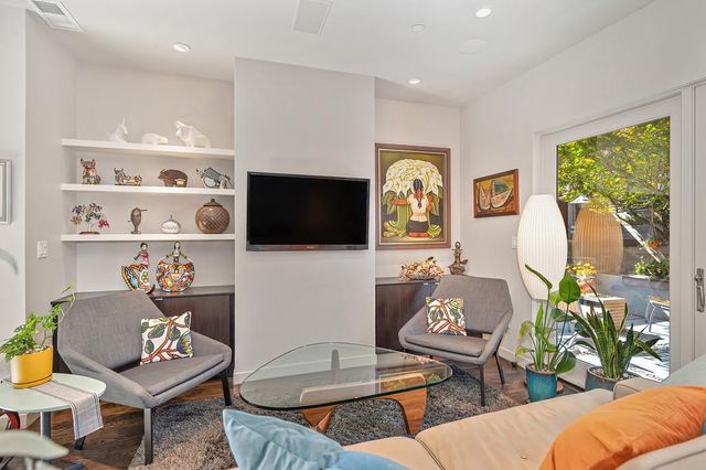 2210 Blues Aly, Sacramento, CA 95816