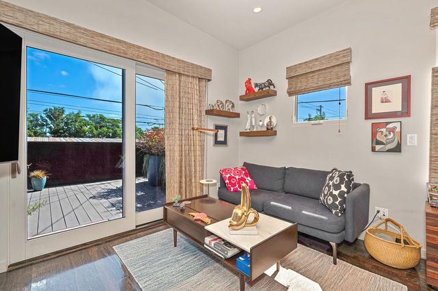 2210 Blues Aly, Sacramento, CA 95816