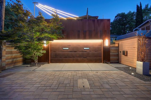 2210 Blues Aly, Sacramento, CA 95816