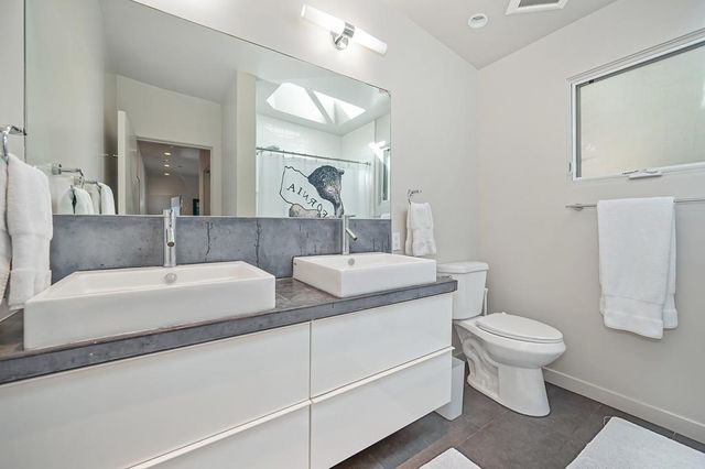 2210 Blues Aly, Sacramento, CA 95816