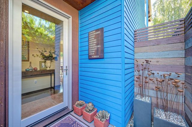 2210 Blues Aly, Sacramento, CA 95816