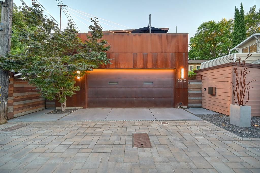 2210 Blues Aly, Sacramento, CA 95816