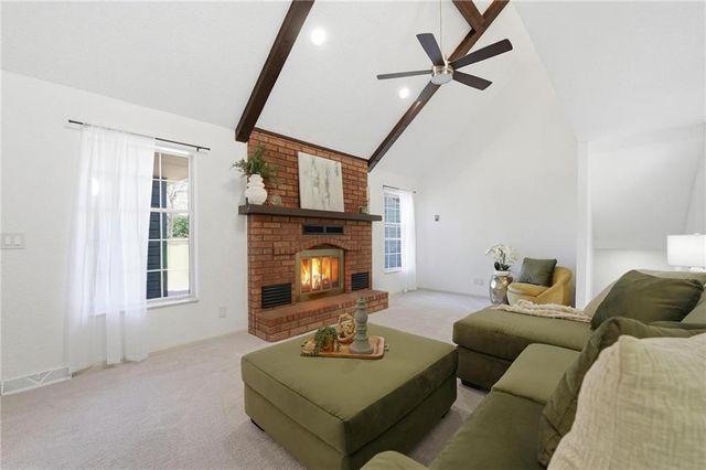 211 NE Hearnes Avenue, Blue Springs, MO 64014