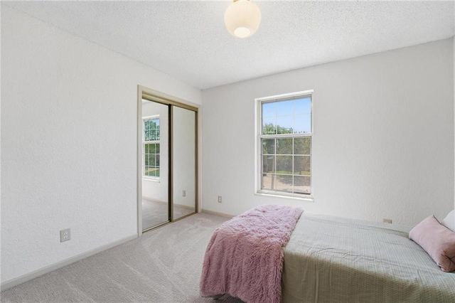 211 NE Hearnes Avenue, Blue Springs, MO 64014