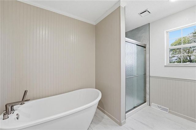 211 NE Hearnes Avenue, Blue Springs, MO 64014