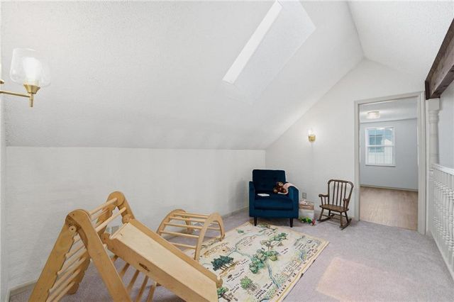 211 NE Hearnes Avenue, Blue Springs, MO 64014