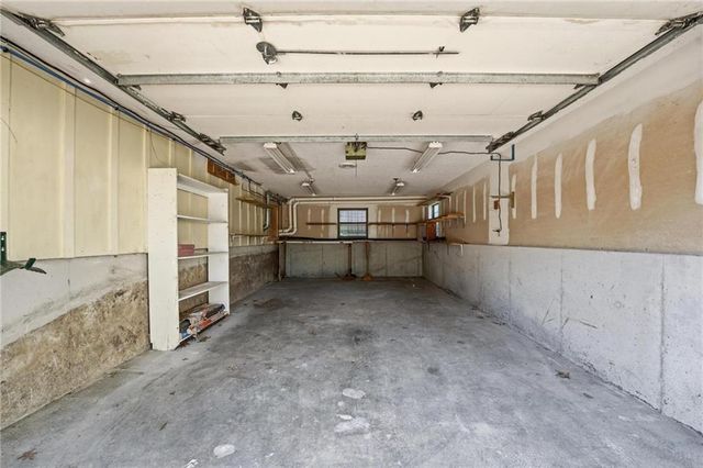 211 NE Hearnes Avenue, Blue Springs, MO 64014