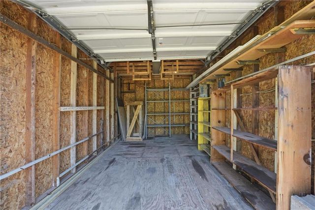 211 NE Hearnes Avenue, Blue Springs, MO 64014