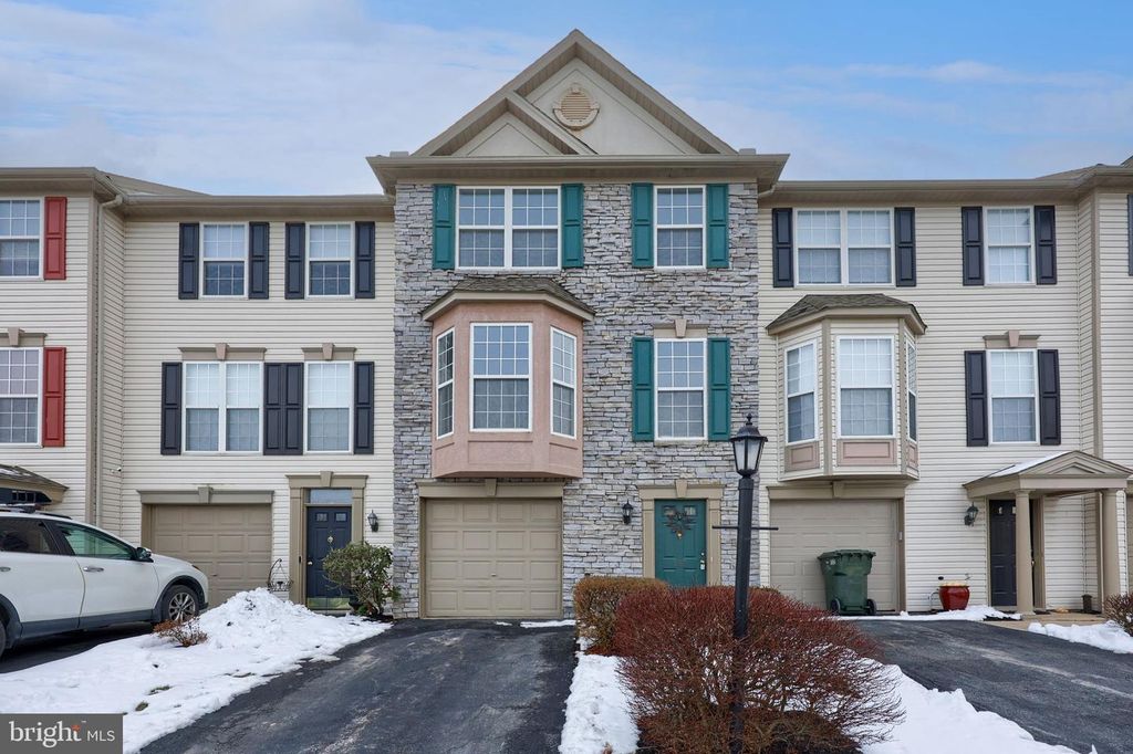 151 CHANDLER DR, Red Lion, PA 17356