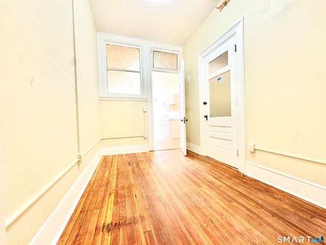 105 Bank Street 3A, Waterbury, CT 06702