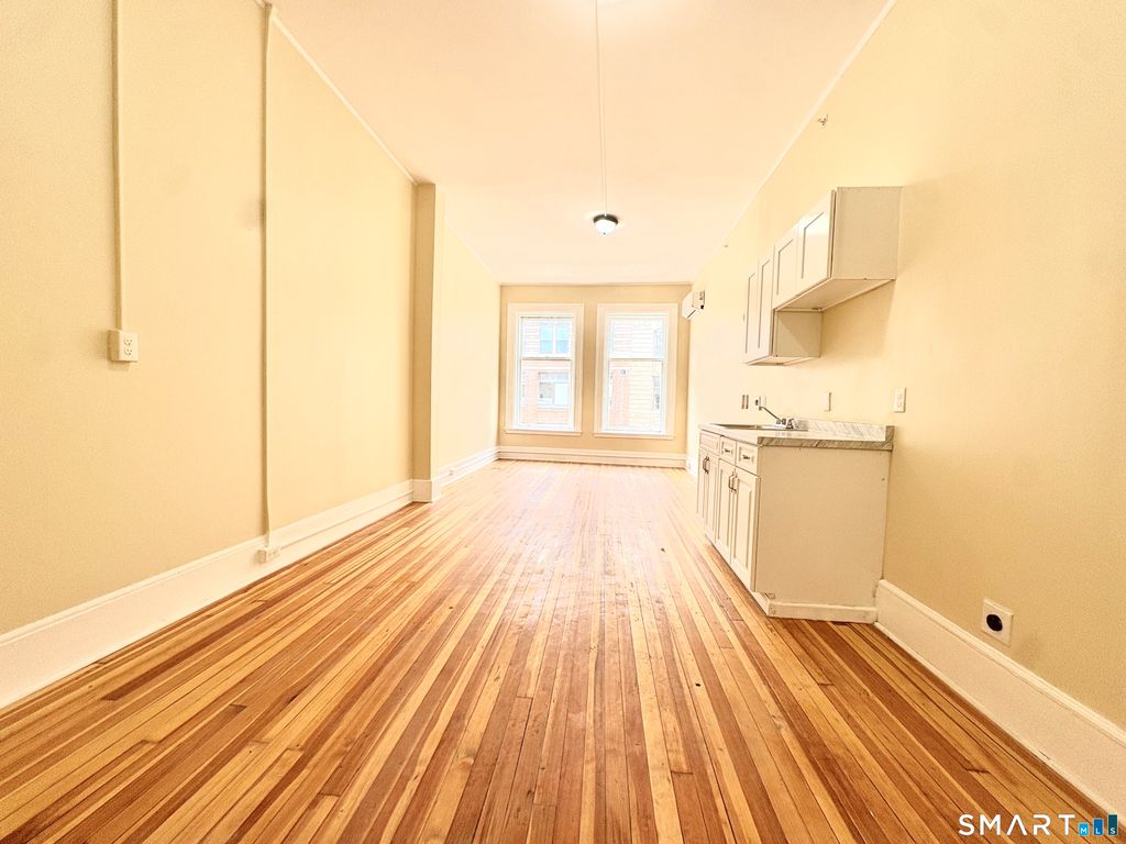 105 Bank Street 3A, Waterbury, CT 06702