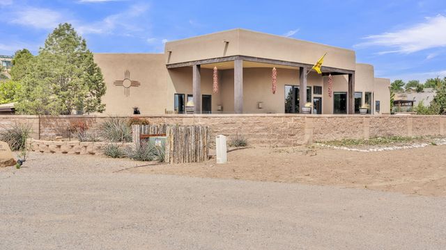 23 Paseo C De Baca Road, Corrales, NM 87048
