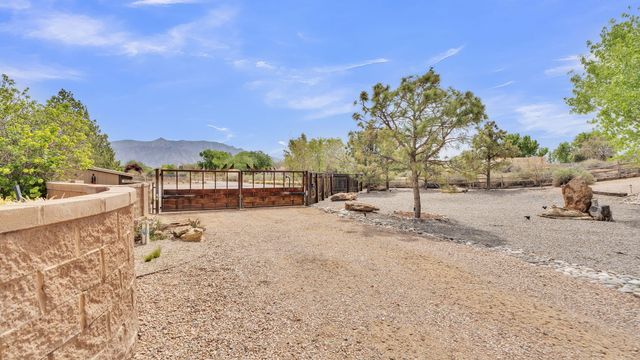 23 Paseo C De Baca Road, Corrales, NM 87048