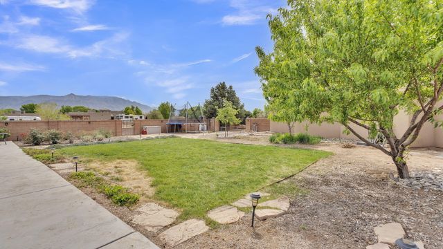23 Paseo C De Baca Road, Corrales, NM 87048