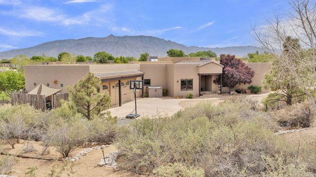 23 Paseo C De Baca Road, Corrales, NM 87048