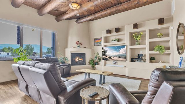 23 Paseo C De Baca Road, Corrales, NM 87048
