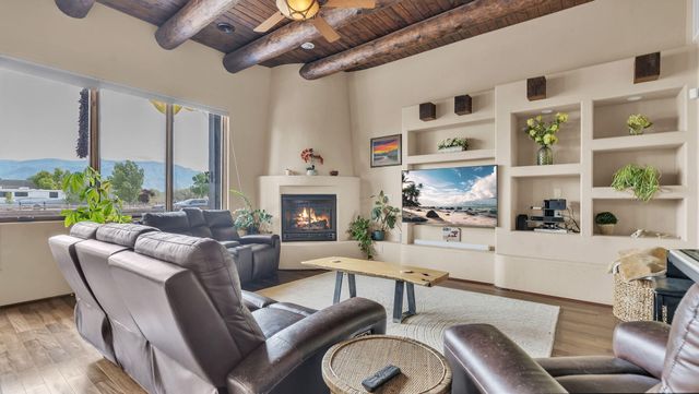 23 Paseo C De Baca Road, Corrales, NM 87048