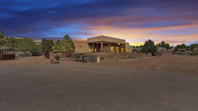 23 Paseo C De Baca Road, Corrales, NM 87048