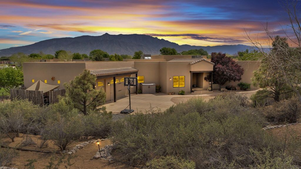 23 Paseo C De Baca Road, Corrales, NM 87048