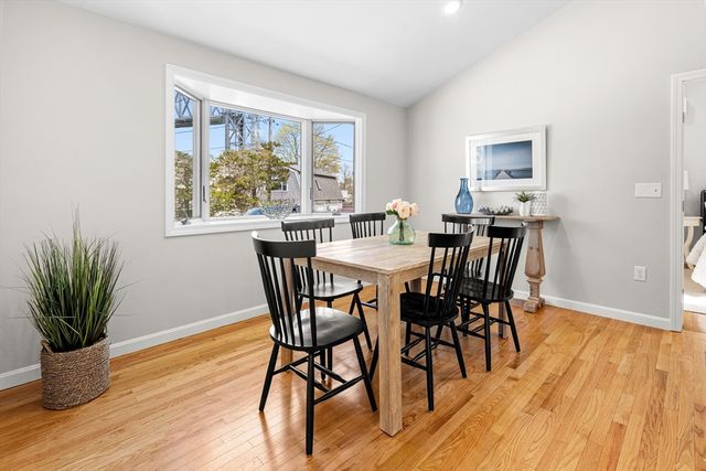 5 Bell Rd Ext, Bourne, MA 02532