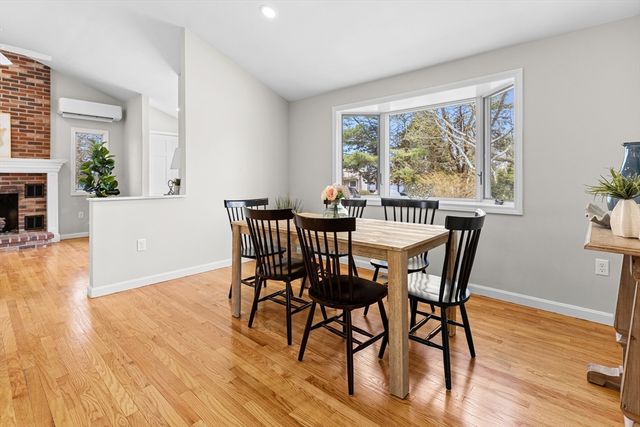 5 Bell Rd Ext, Bourne, MA 02532