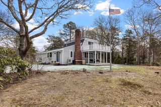 5 Bell Rd Ext, Bourne, MA 02532