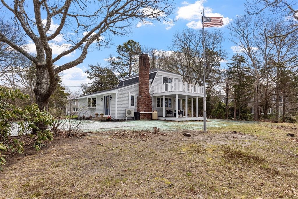 5 Bell Rd Ext, Bourne, MA 02532