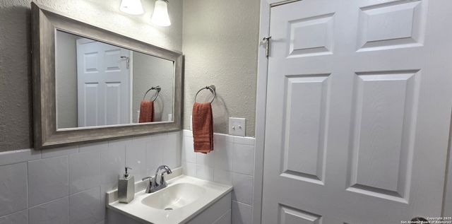 349 Avenue D, Poteet, TX 78065