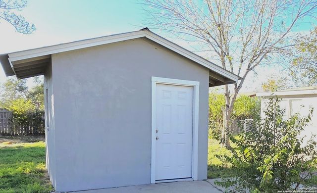 349 Avenue D, Poteet, TX 78065