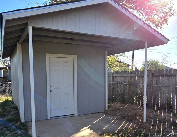 349 Avenue D, Poteet, TX 78065