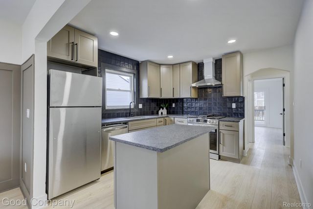 3221 Harris Street, Ferndale, MI 48220