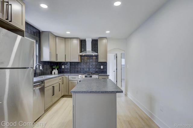 3221 Harris Street, Ferndale, MI 48220