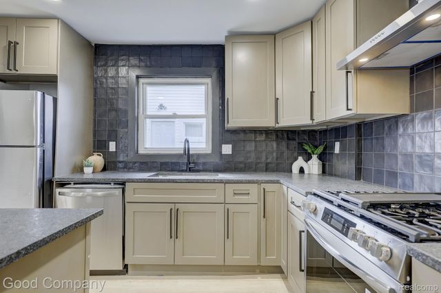 3221 Harris Street, Ferndale, MI 48220