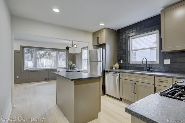 3221 Harris Street, Ferndale, MI 48220