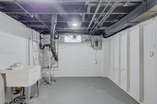 3221 Harris Street, Ferndale, MI 48220