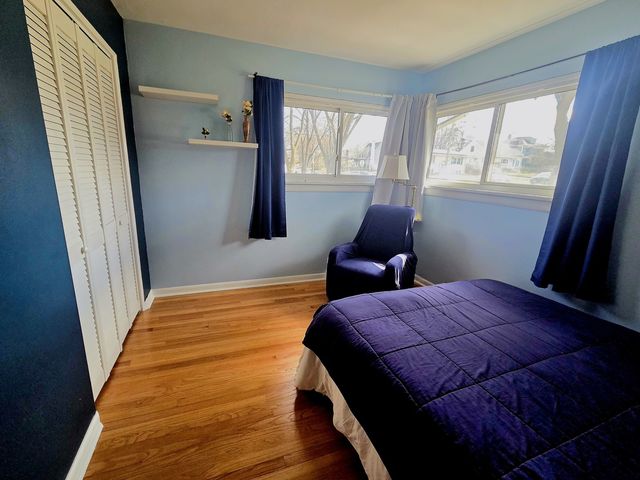 220 S President Street, Wheaton, IL 60187