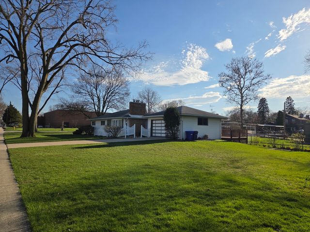 220 S President Street, Wheaton, IL 60187