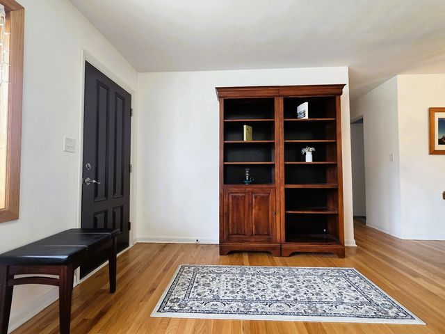 220 S President Street, Wheaton, IL 60187