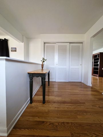 220 S President Street, Wheaton, IL 60187