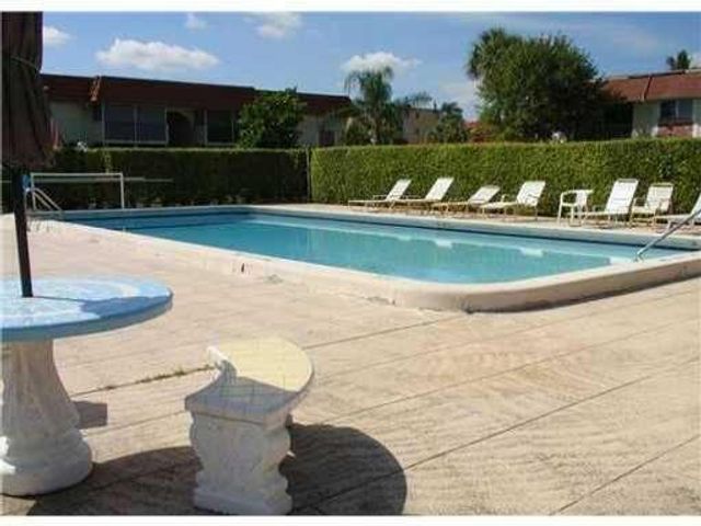 22765 SW 66th Avenue 204, Boca Raton, FL 33428