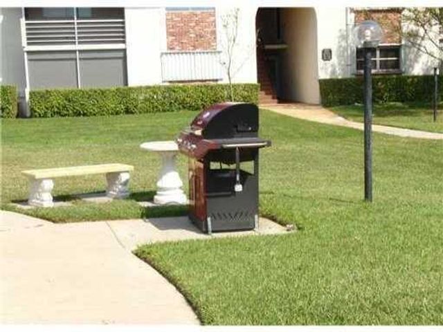 22765 SW 66th Avenue 204, Boca Raton, FL 33428