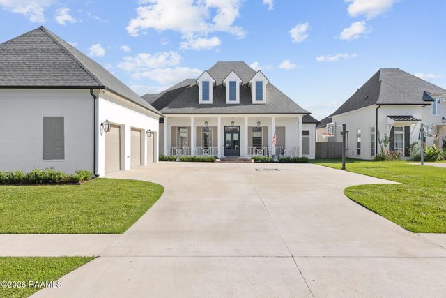 110 Rattan Way, Youngsville, LA 70592