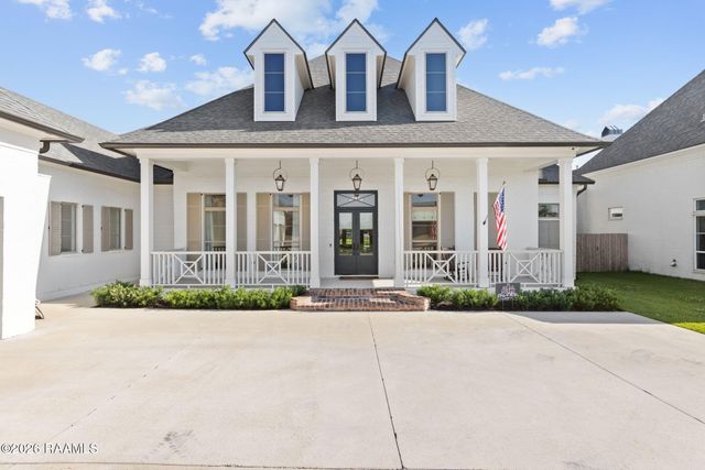 110 Rattan Way, Youngsville, LA 70592