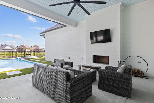 110 Rattan Way, Youngsville, LA 70592